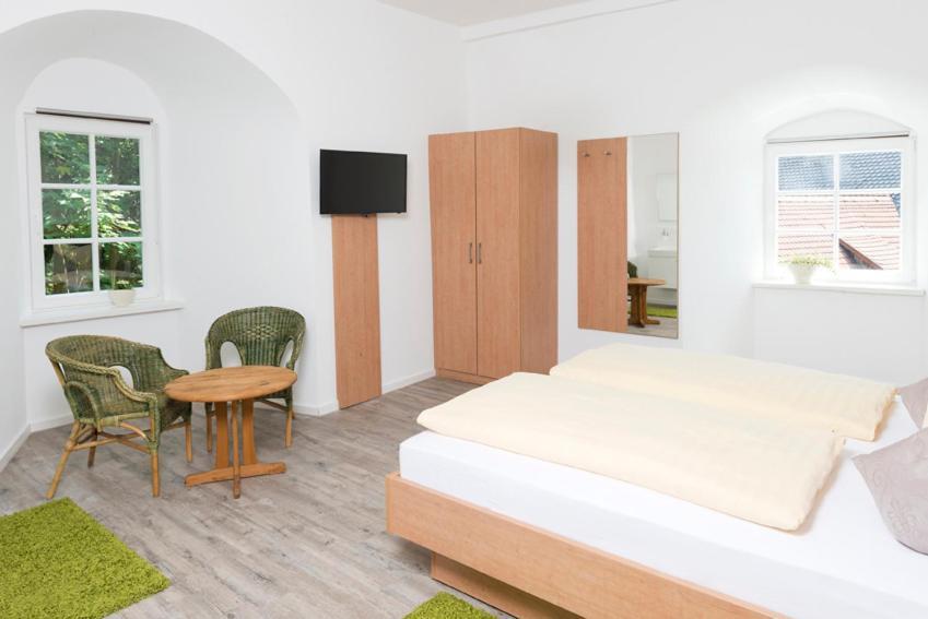 Hotel Garni Burg Waldenstein 루더스베르크 외부 사진